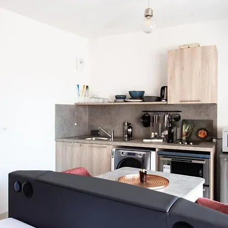 Apartment Stella- Climatise Proche Monaco